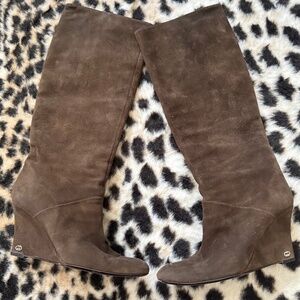 Brown suede knee-high Gucci boots